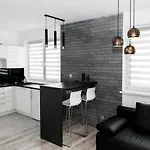 Apartament Z Lozem Malzenskim - Bezplatny Parking